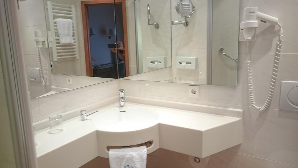 Hotel Avisa Karlsruhe Pokoj fotografie